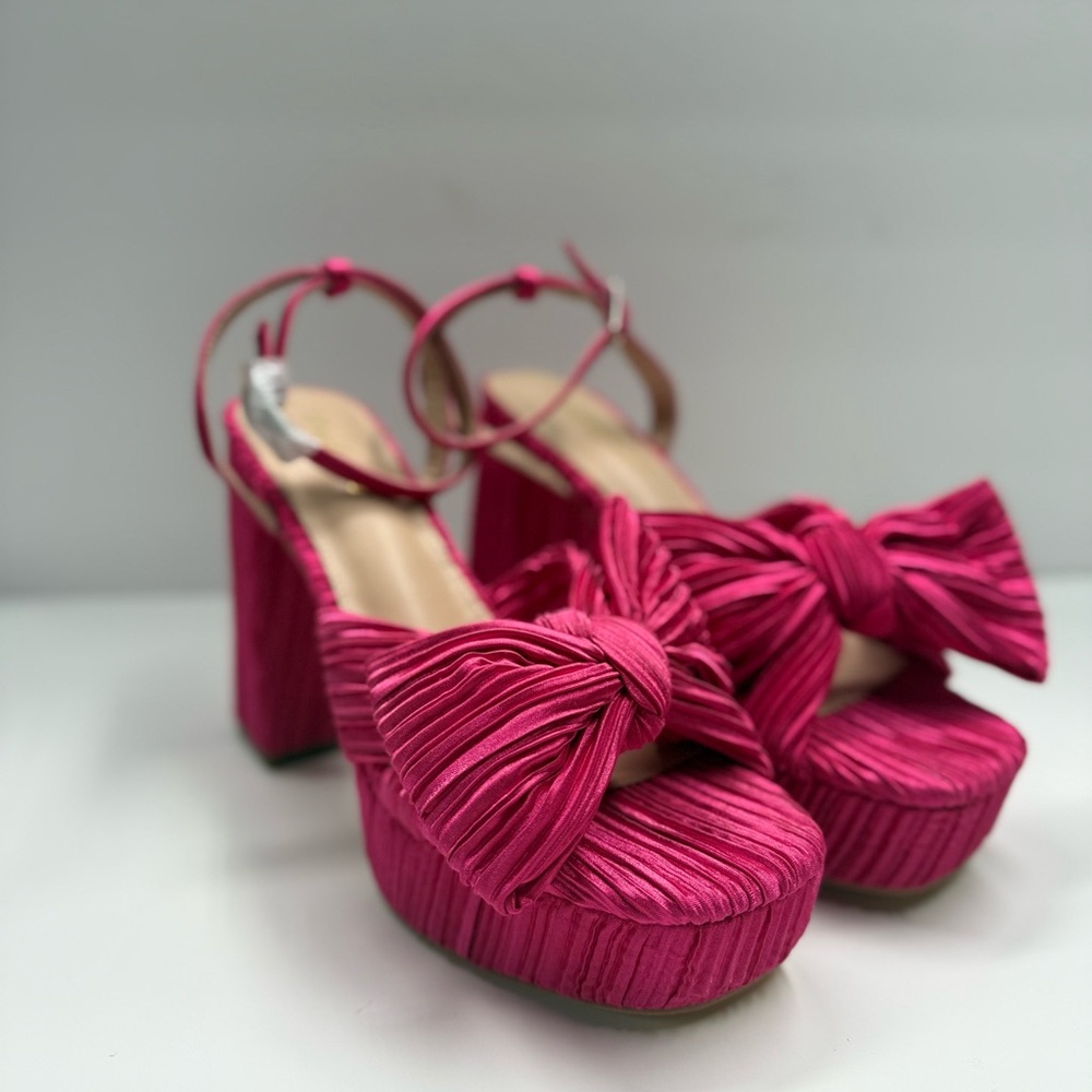 Pink bow heels 8.5 new